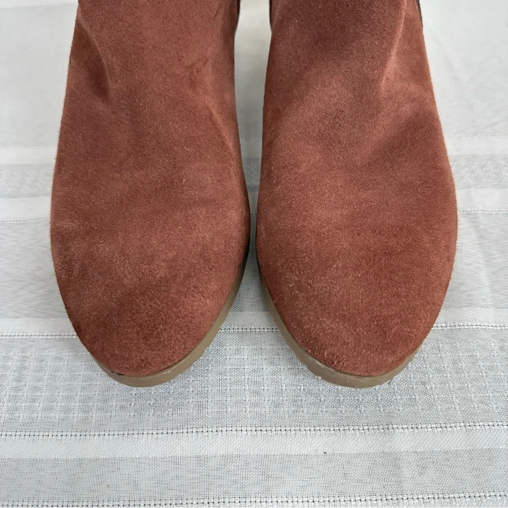 Reaction Kenneth Cole side 8.5 Side Skip Terracotta Red Suede Boots Booties